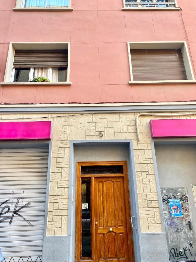 Habitacion Barato En Piso Familiar Compartido El Centro De La Ciudad Cerca De La Estacion De Autobuses Tarragona Kültér fotó