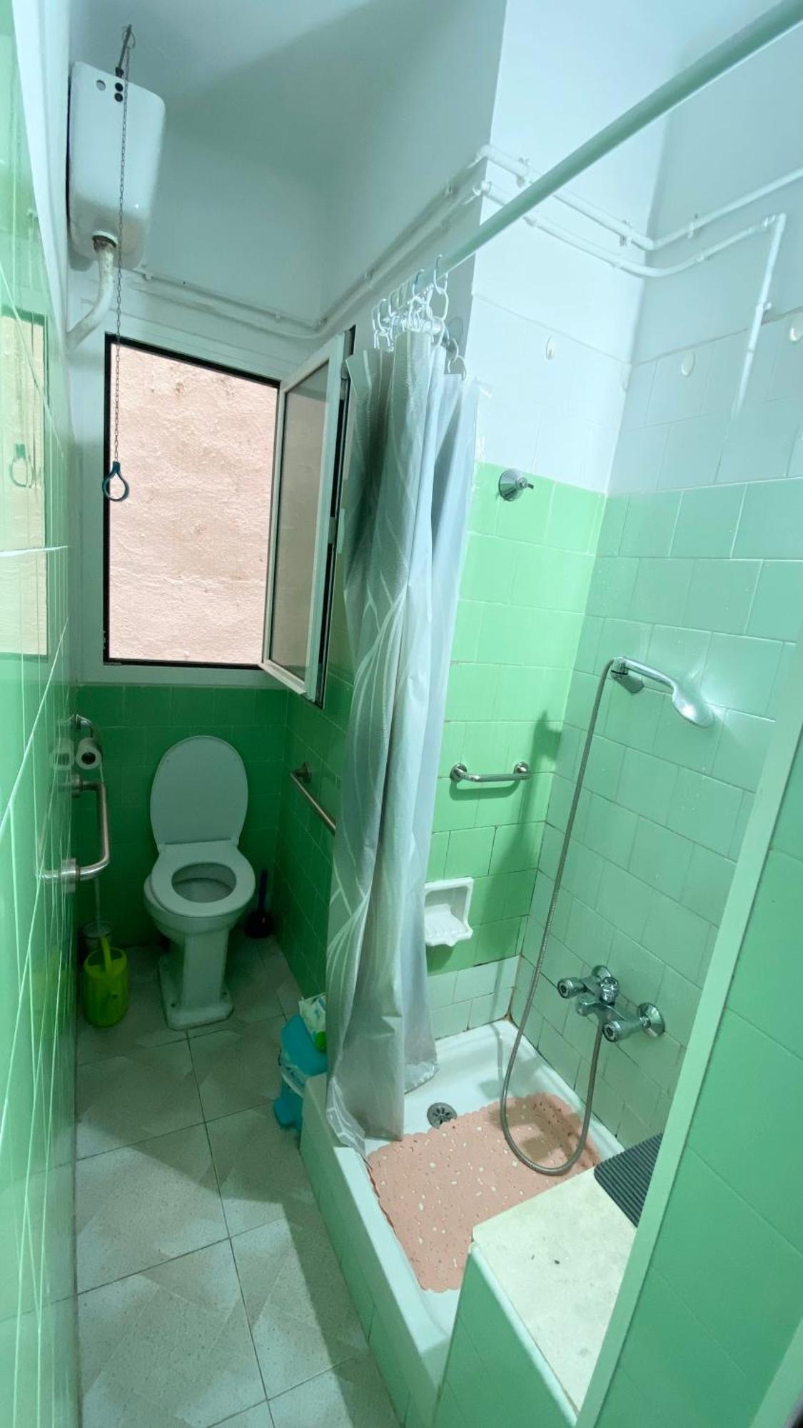 Habitacion Barato En Piso Familiar Compartido El Centro De La Ciudad Cerca De La Estacion De Autobuses Tarragona Kültér fotó